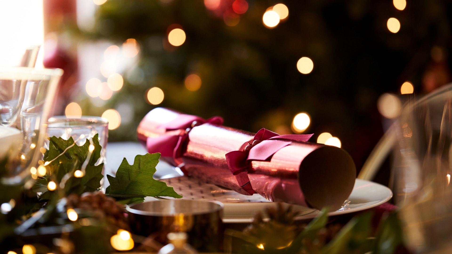 Festive dining at Mason's Restaurant in Brentwood