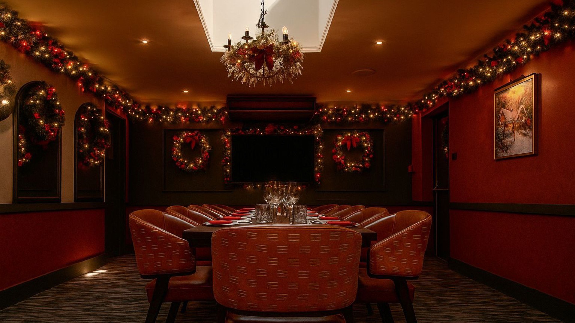 Festive dining at Mason's Restaurant in Brentwood