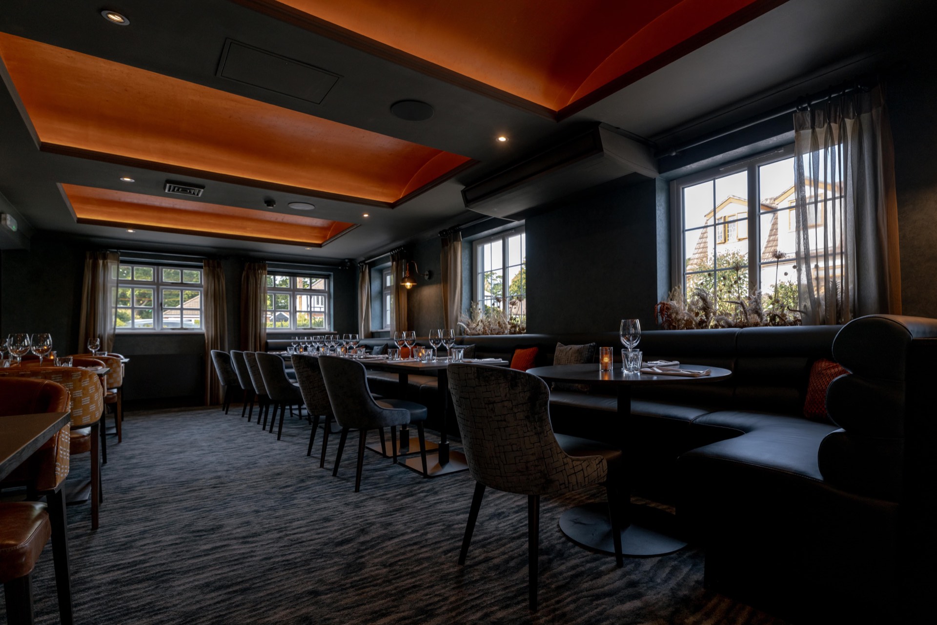 Set tables beside the windows