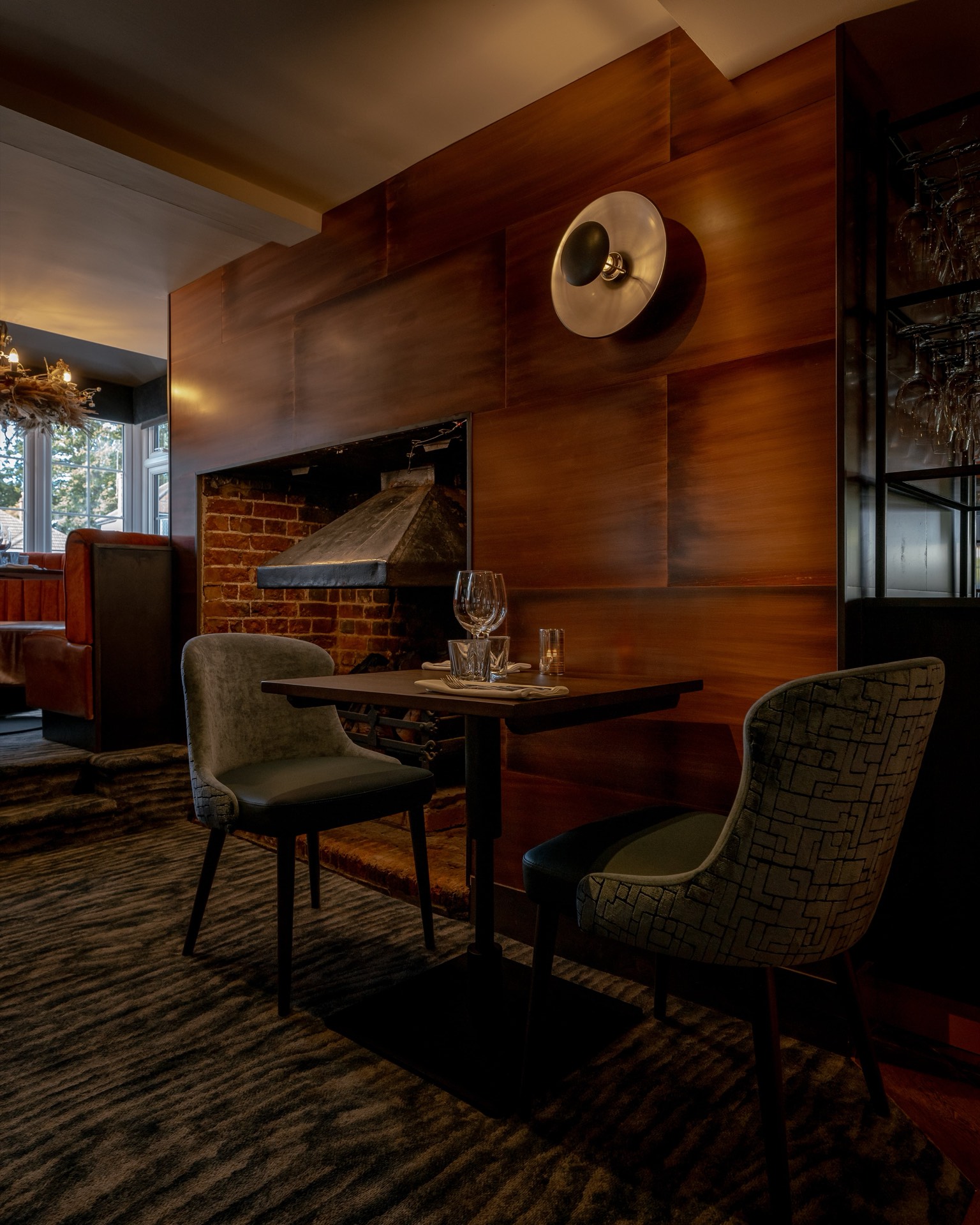 An intimate table for two